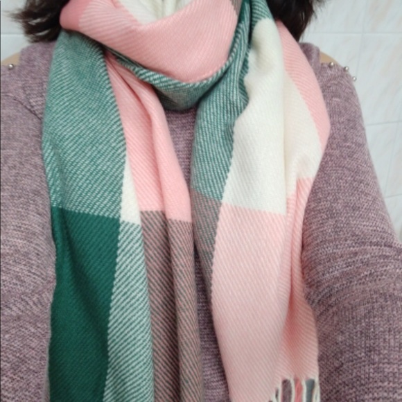 Plaid Warm Scarves in 2 Colors - Picture 6 of 8